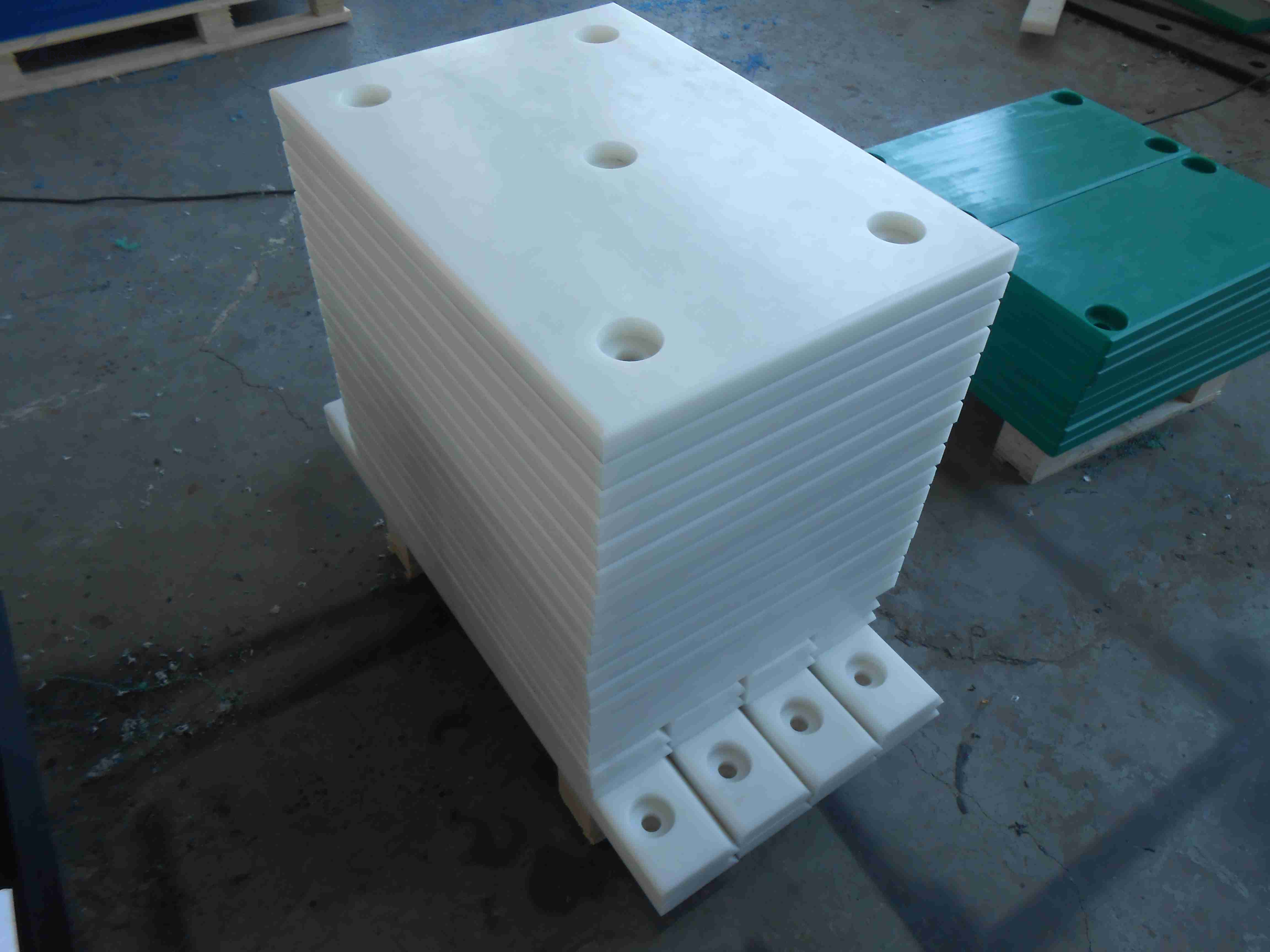 China fertigt UHMW-PE / HDPE Marine Fender Face Sheet 